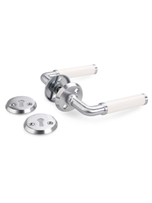 Handtagspaket Handtag A384 Borstad krom/vit, inkl. nyckelskylt