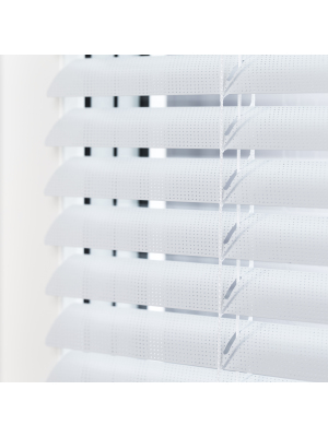 F�rgbyte  Vit perforerad 105